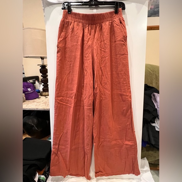 Burnt orange wide leg linen-like pants, thin and flowy - Picture 2 of 2